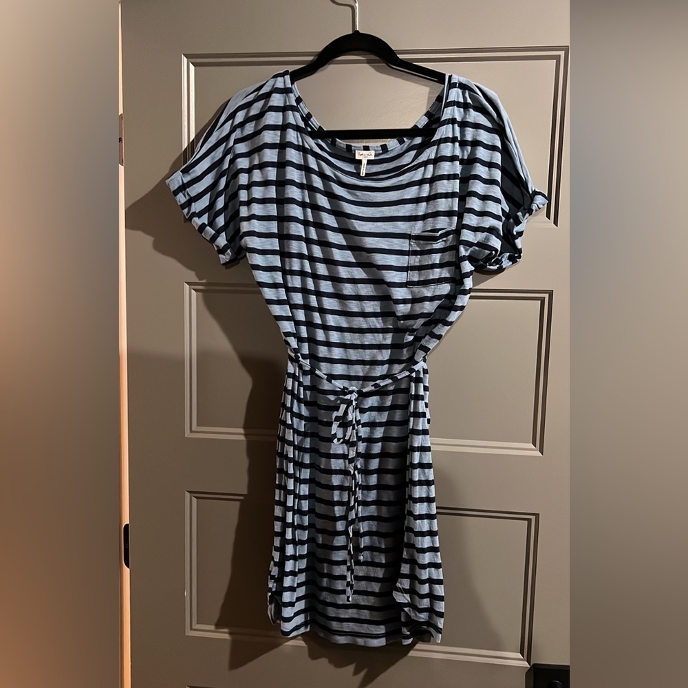Splendid Striped dress sz L cotton jersey with built in slip EUC
$100 new